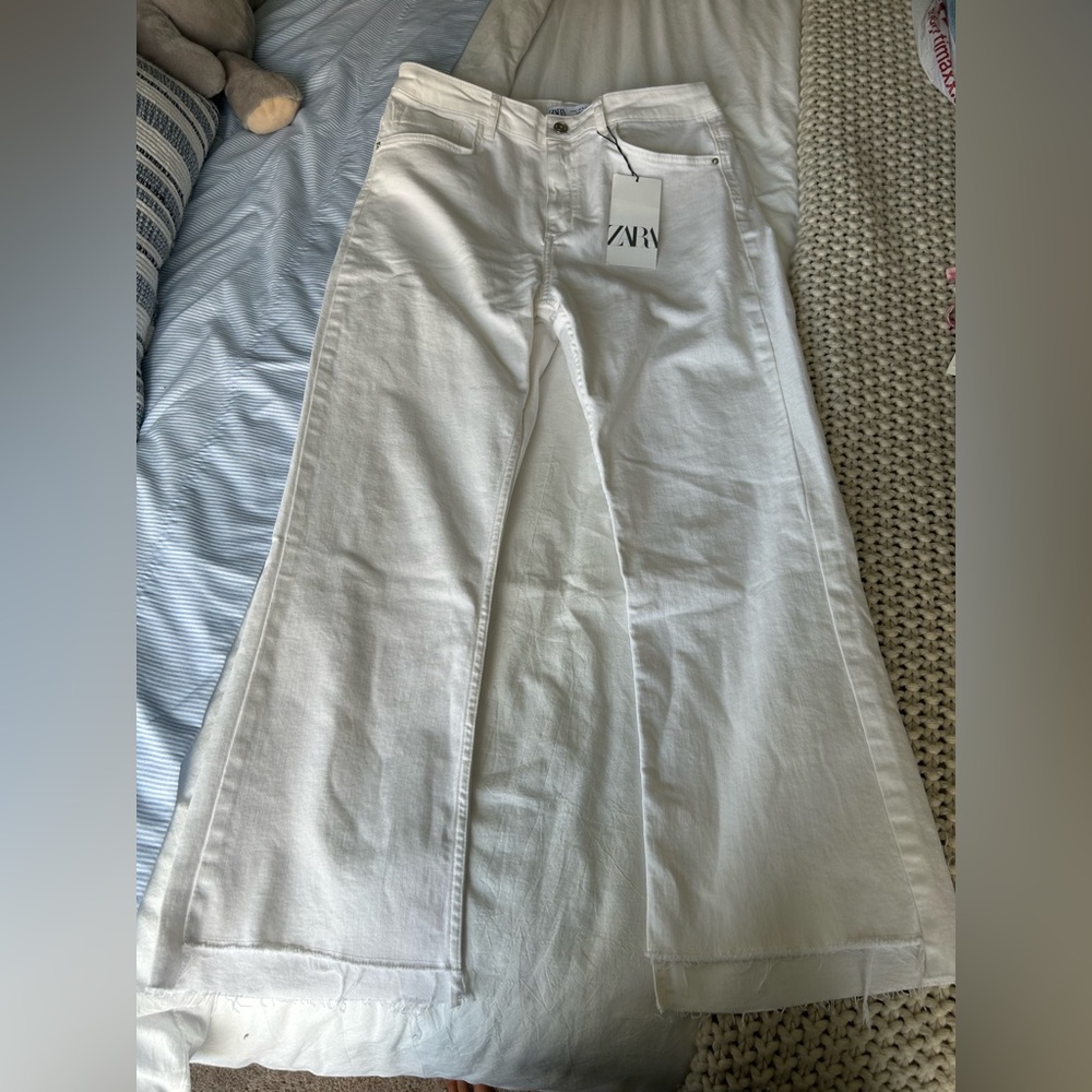 Zara White Wide-Leg Flare Jeans